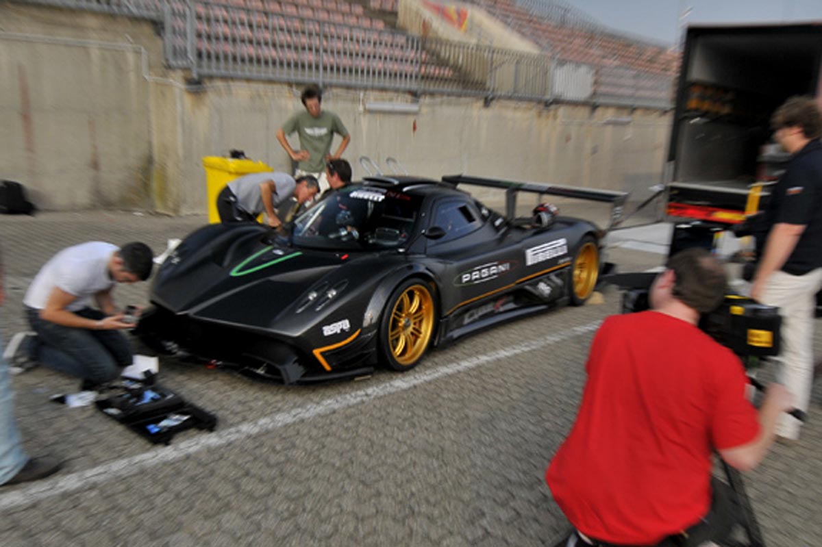 Pagani Zonda R ring record pits