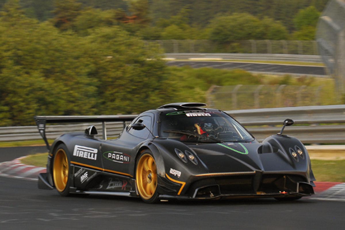 Pagani Zonda R ring record corner