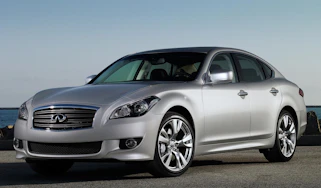 Infiniti M37 saloon front