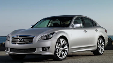 Infiniti M37 saloon front