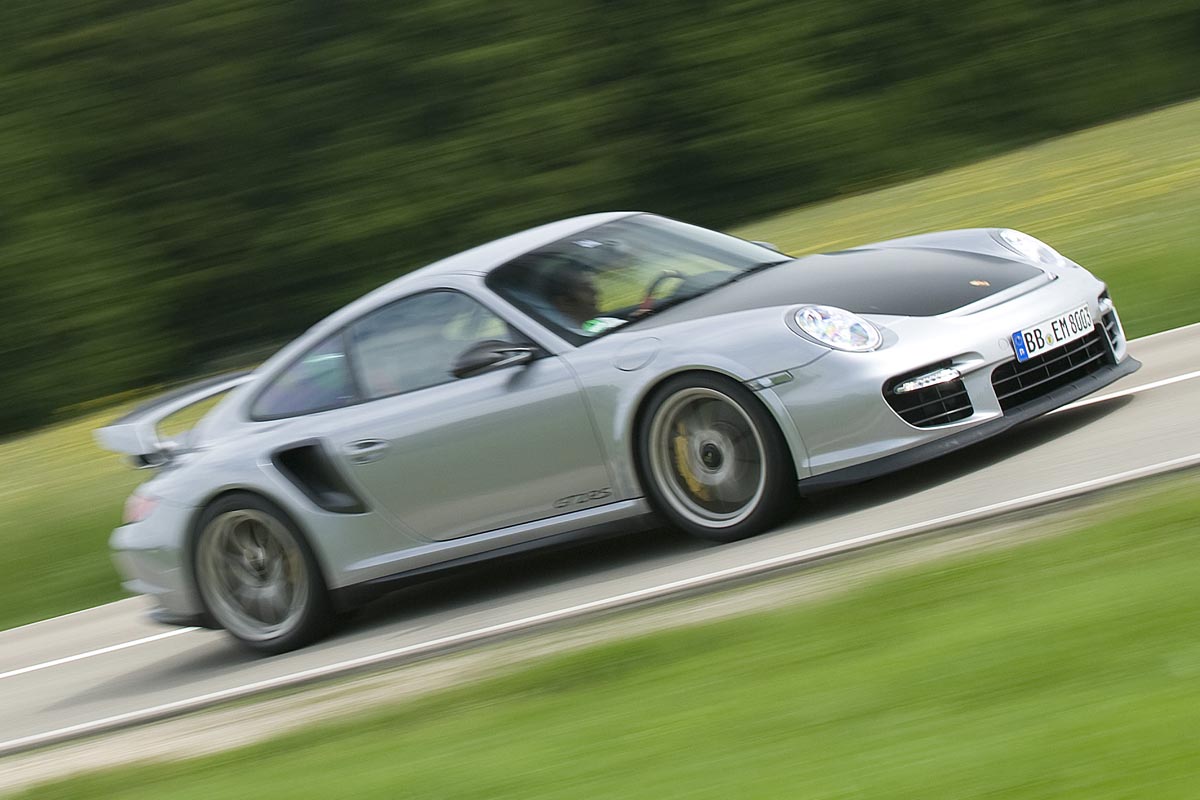 Porsche 911 GT2 RS pan