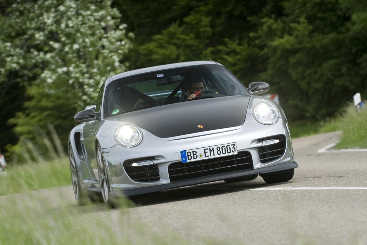 Porsche 911 GT2 RS front corner