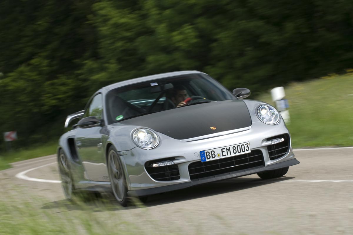 Porsche 911 GT2 RS front corner