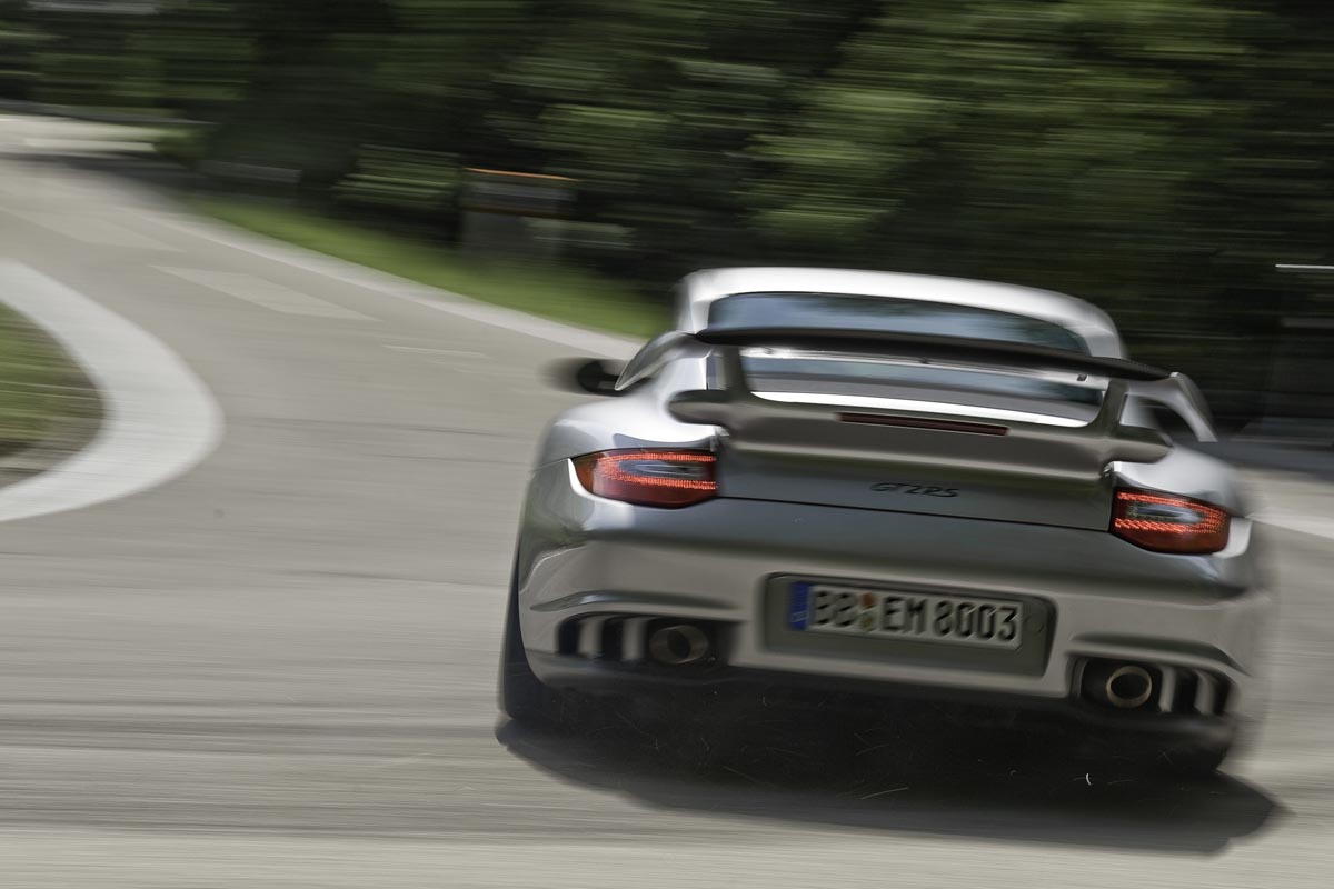 Porsche 911 GT2 RS rear corner