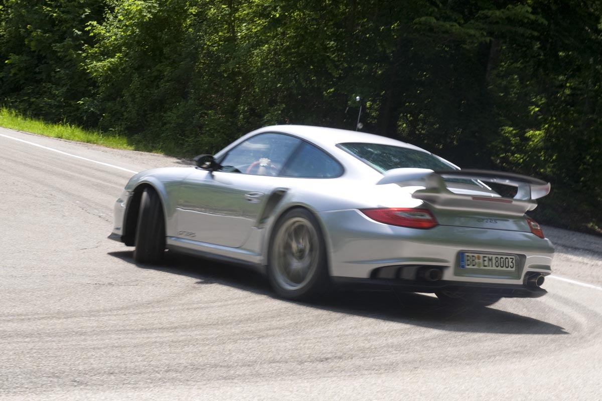 Porsche 911 GT2 RS rear corner