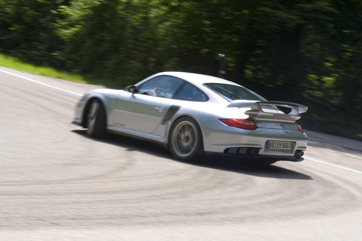 Porsche 911 GT2 RS rear corner