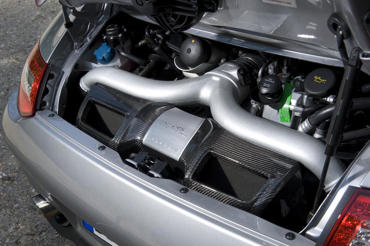 Porsche 911 GT2 RS engine