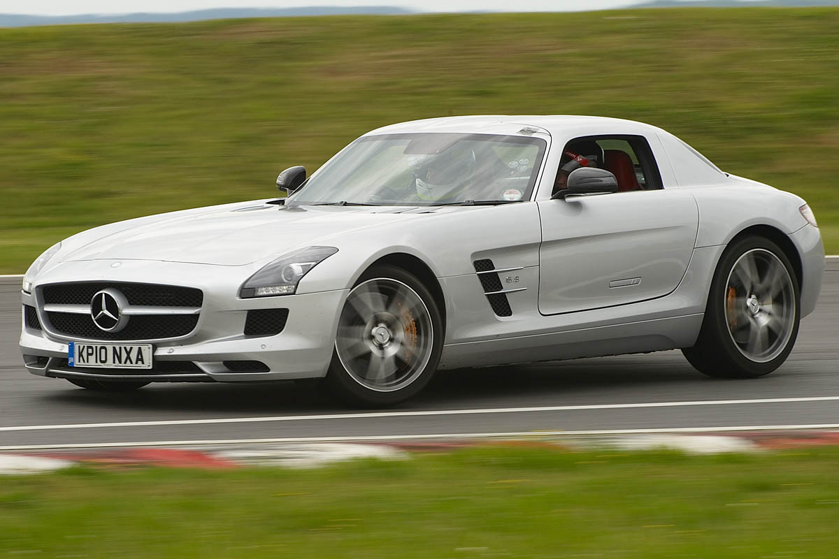 Mercedes-Benz SLS AMG