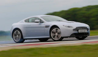 Aston Martin V12 Vantage