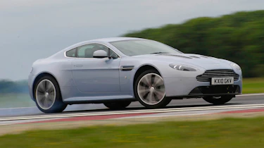 Aston Martin V12 Vantage