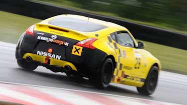 Dunlop SportMaxx Nissan 370Z