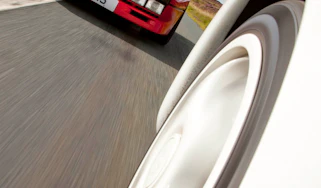 Ferrari 288 GTO v Porsche 959 video