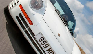 Ferrari 288 GTO v Porsche 959 video