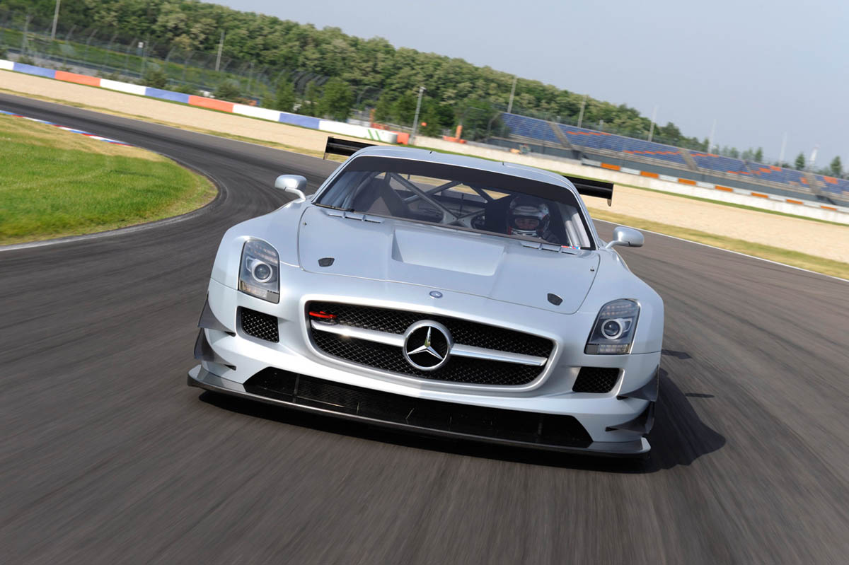 Mercedes-Benz SLS AMG GT3 racing car track video