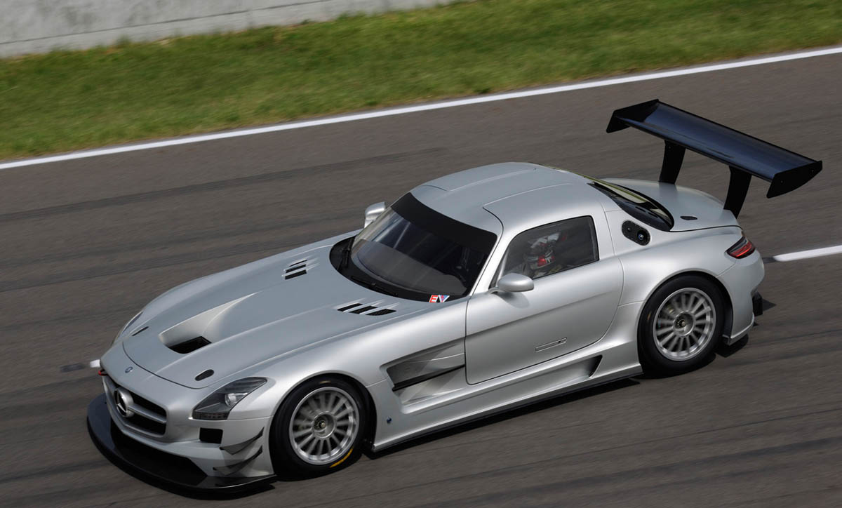 Mercedes-Benz SLS AMG GT3 racing car track video