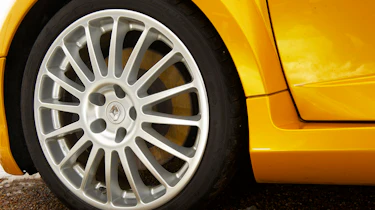Renault Clio V6 255