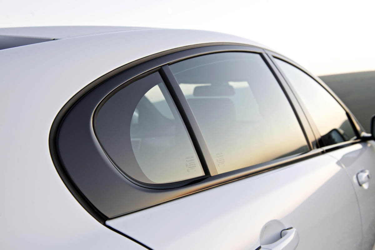 Jaguar XF Black Pack edition