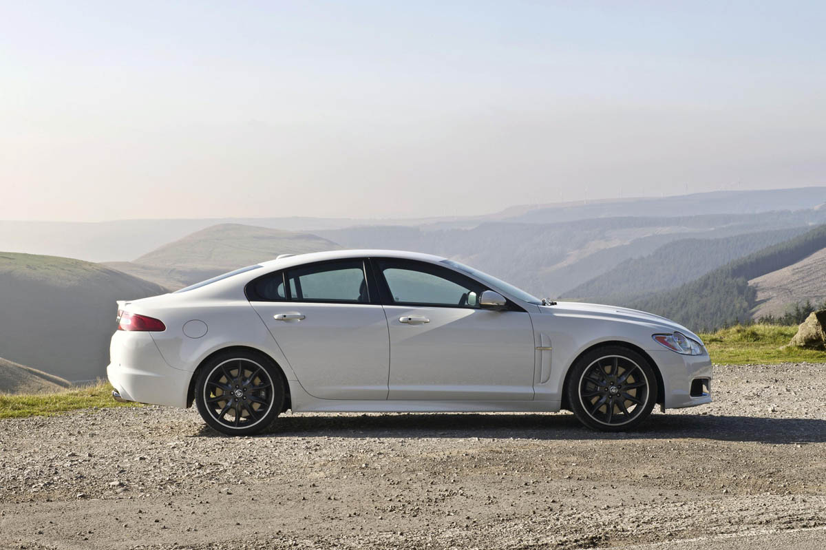 Jaguar XF Black Pack edition