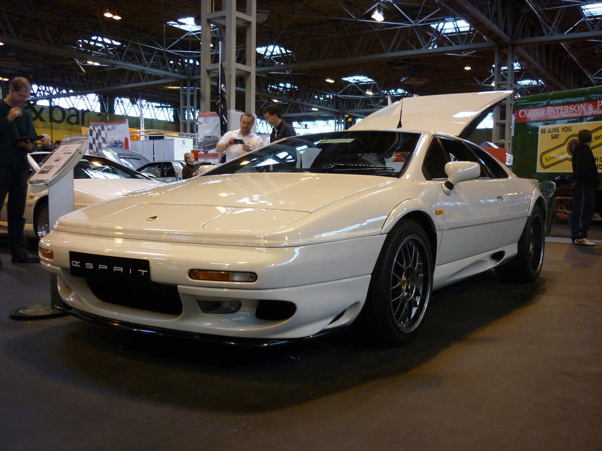 Lotus Esprit V8