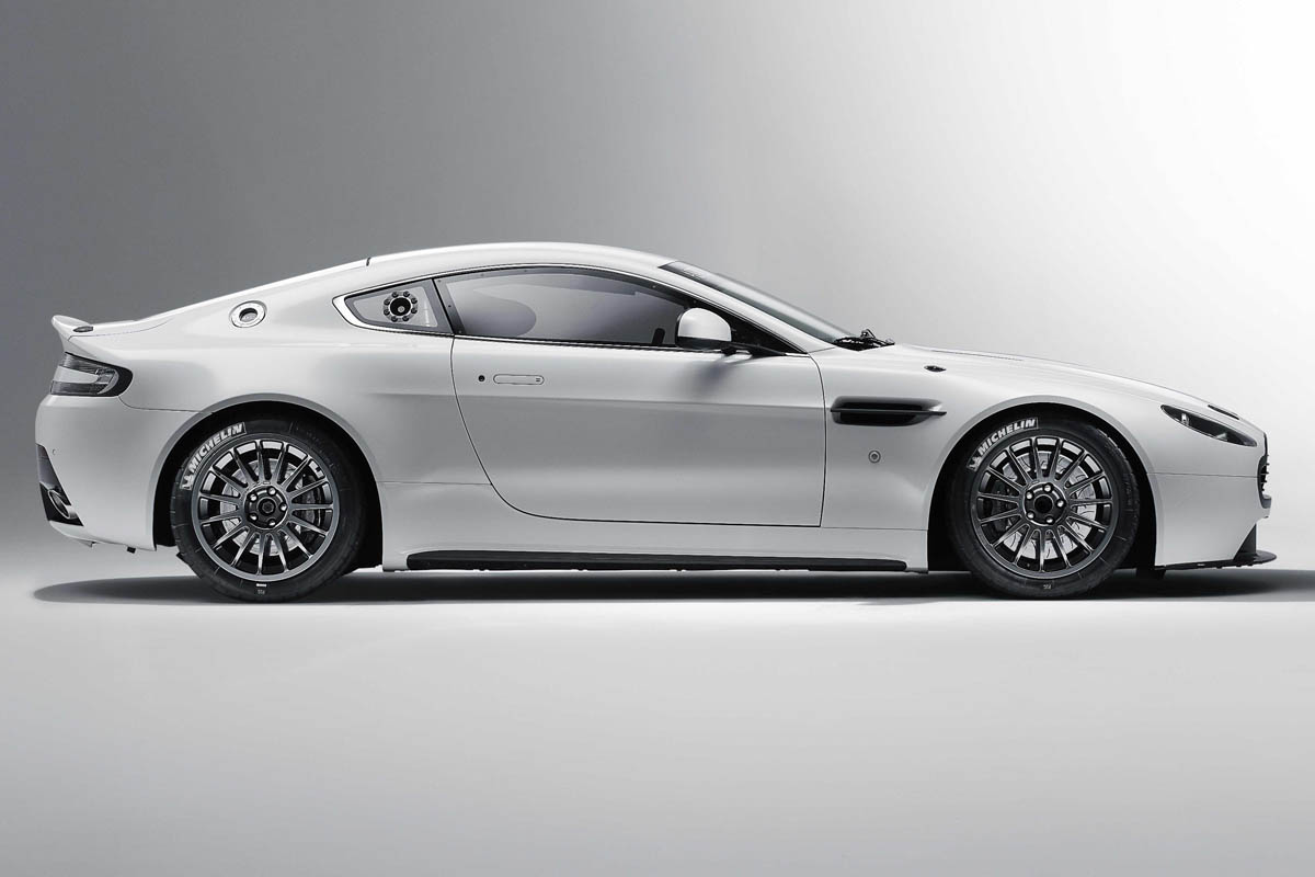 Aston Martin V8 Vantage GT4 racer