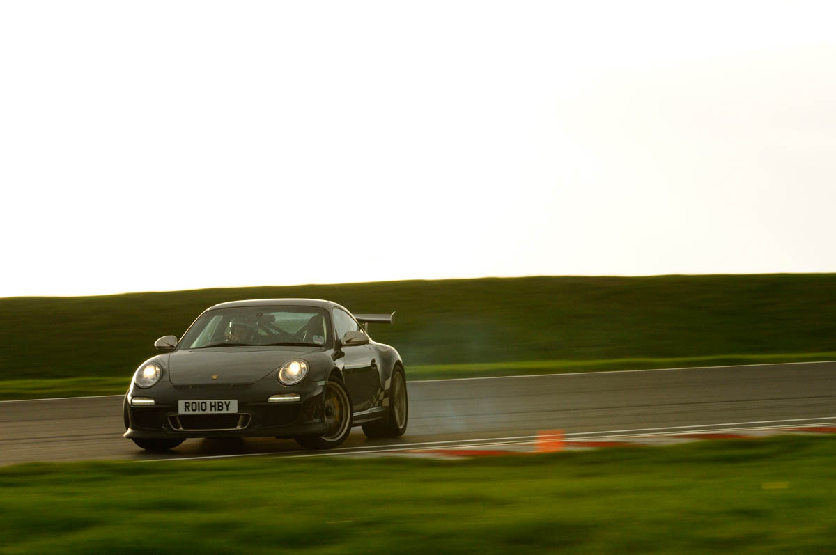 Formula 2 car v Porsche 911 GT3 RS