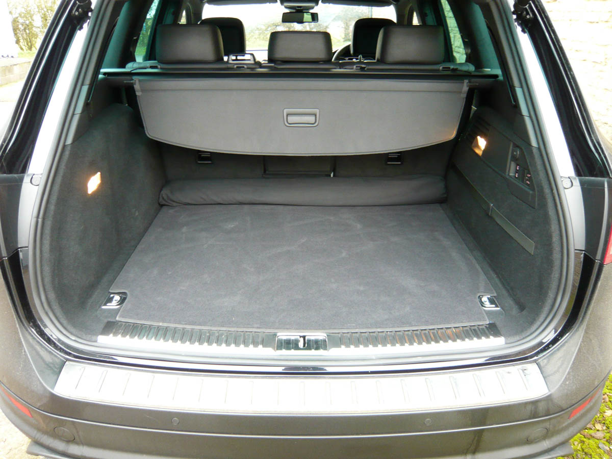 VW Touareg V8 TDI review