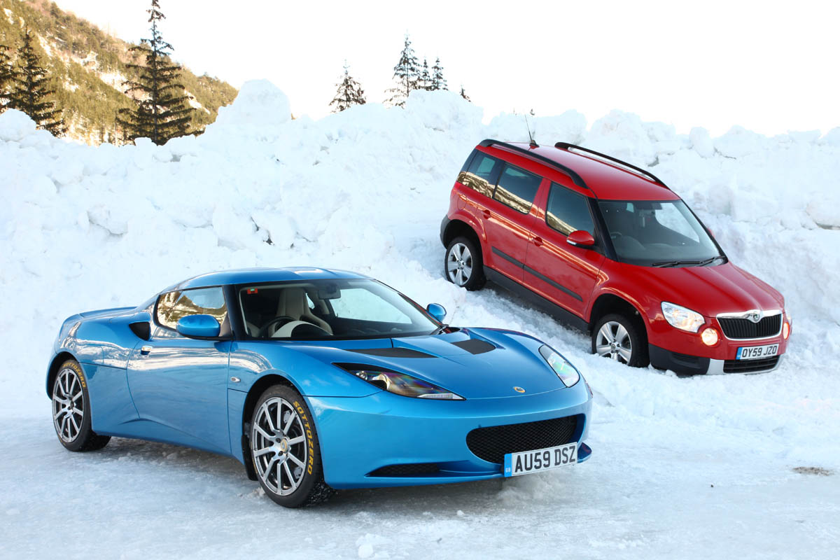 Skoda Yeti meets Lotus Evora in snow