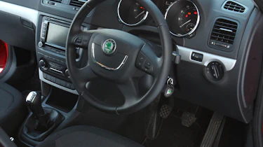 Skoda Yeti meets Lotus Evora in snow