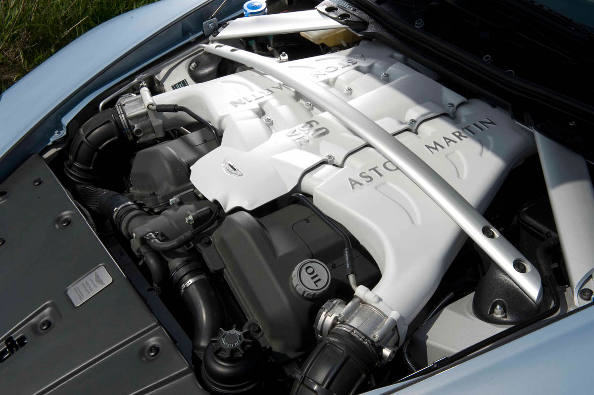 Mercedes SLS AMG v Ferrari 599, Porsche 911, Aston Martin, Audi R8 and Bristol Fighter