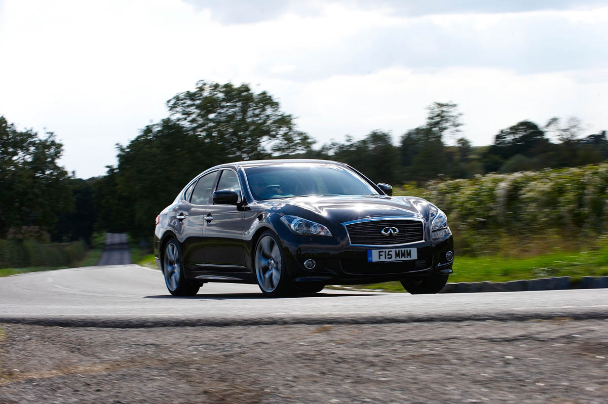 Infiniti M37s saloon review