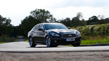 Infiniti M37s saloon review