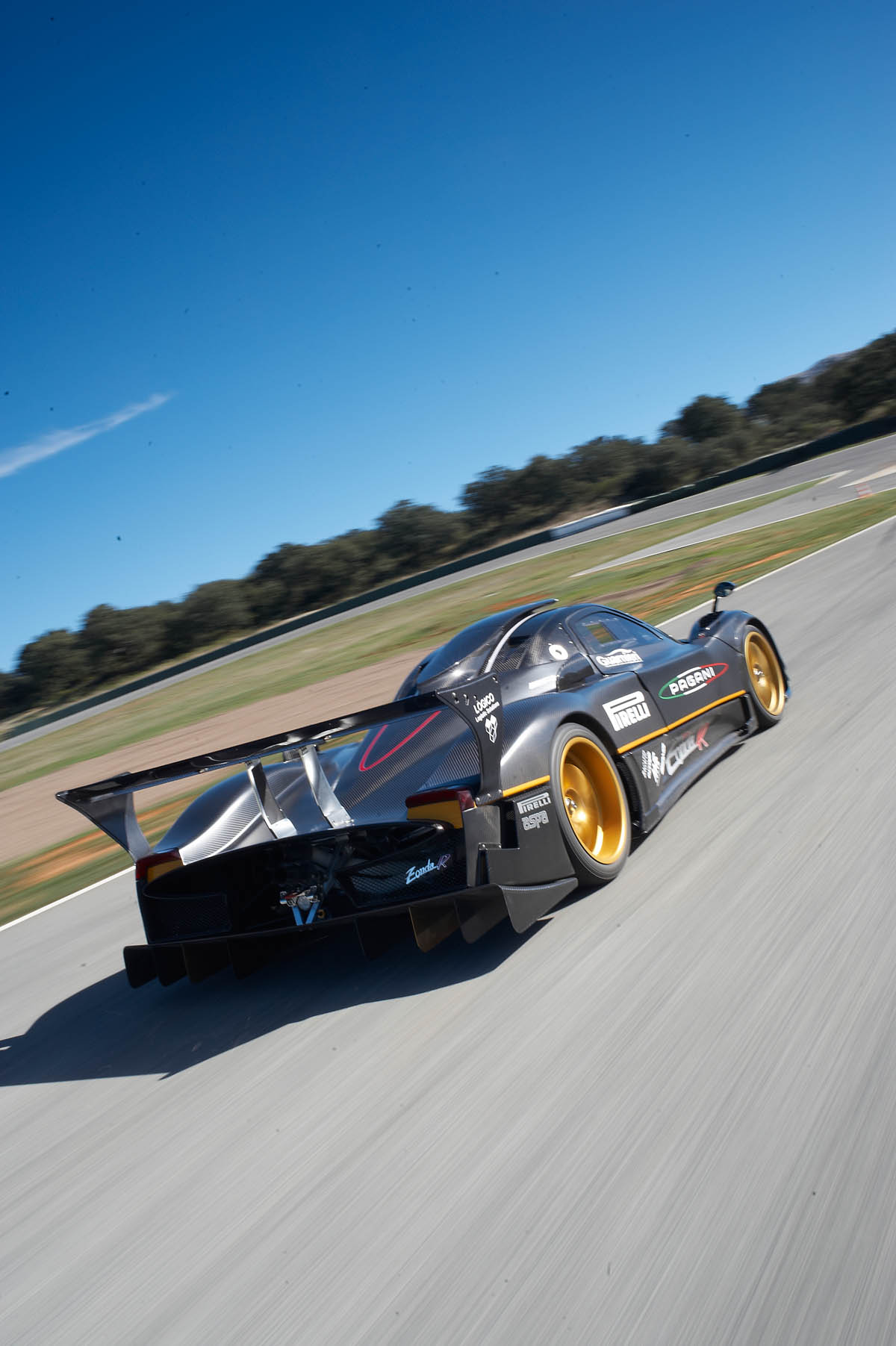 Pagani Zonda R on-track video