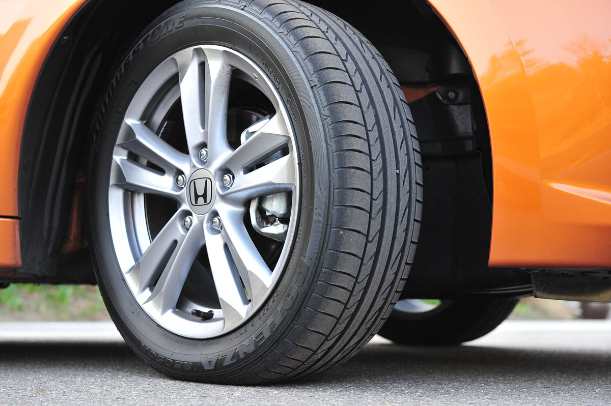 Honda CR-Z hybrid sports coupe review