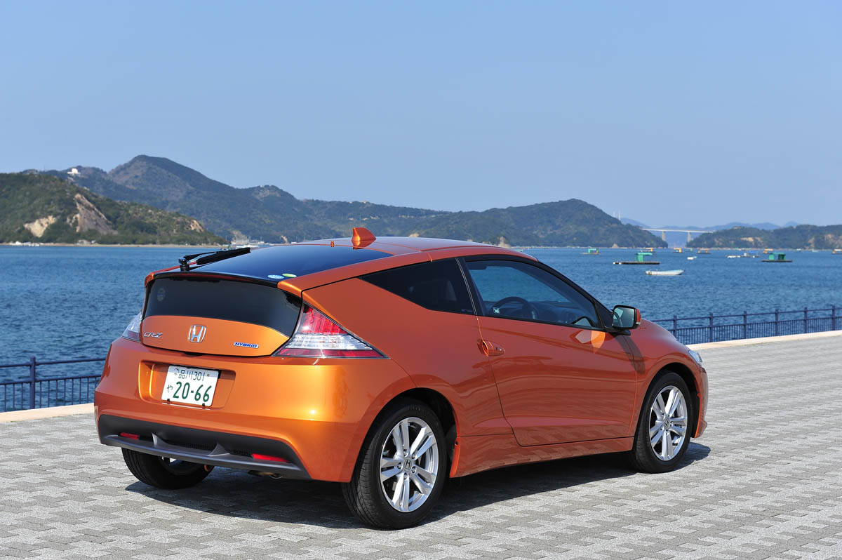 Honda CR-Z hybrid sports coupe review
