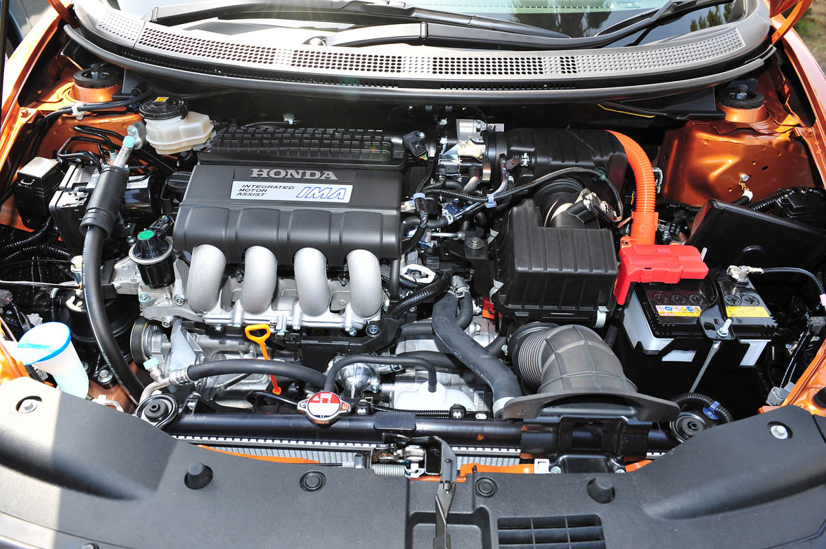 Honda CR-Z hybrid sports coupe review