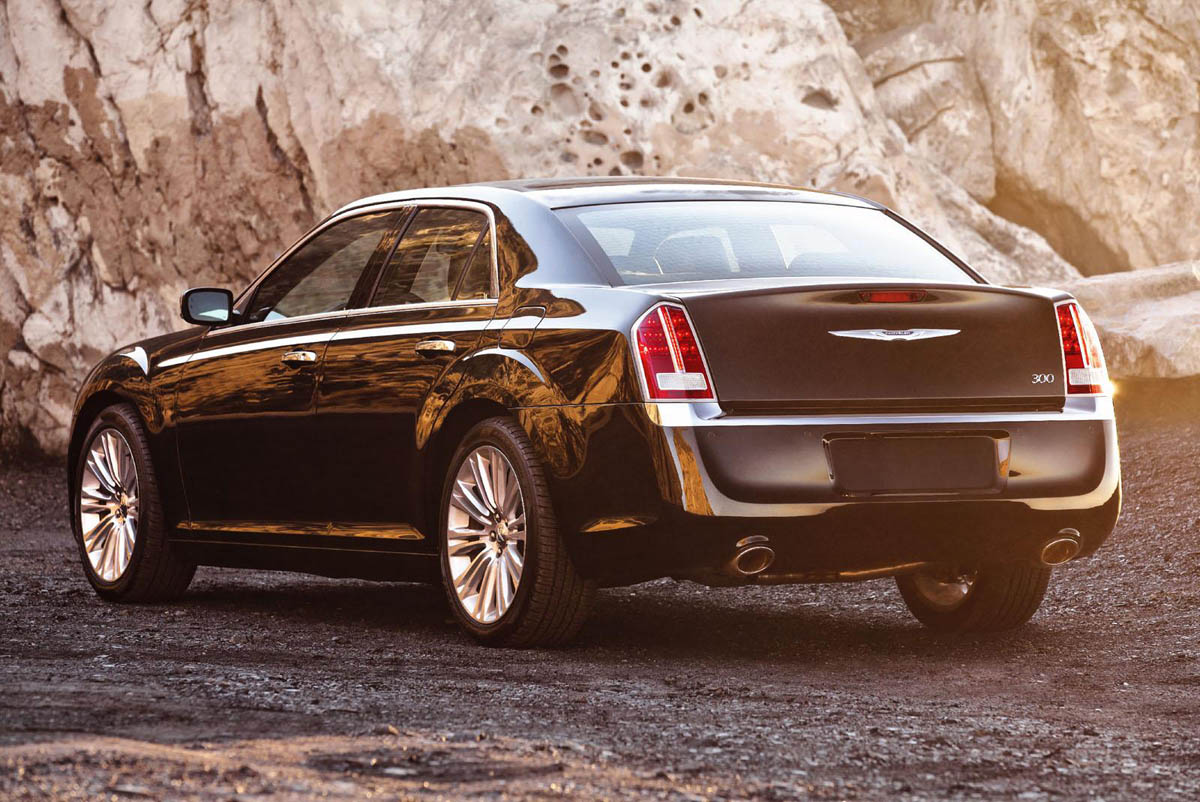 New Chrysler 300C sports saloon