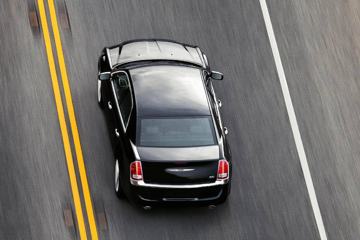 New Chrysler 300C sports saloon