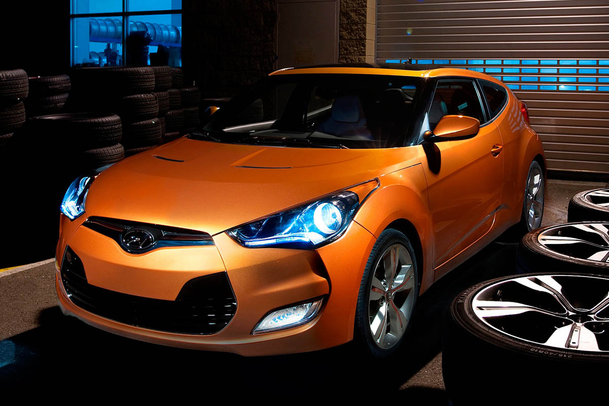 Hyundai Veloster coupe revealed