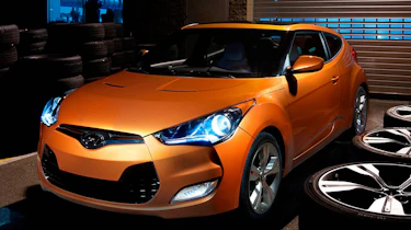 Hyundai Veloster coupe revealed