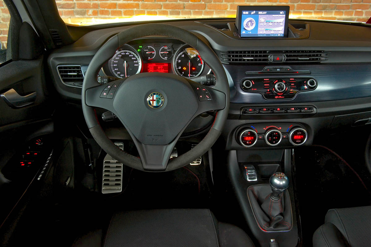 Alfa Romeo Giulietta 1.4 MultiAir review