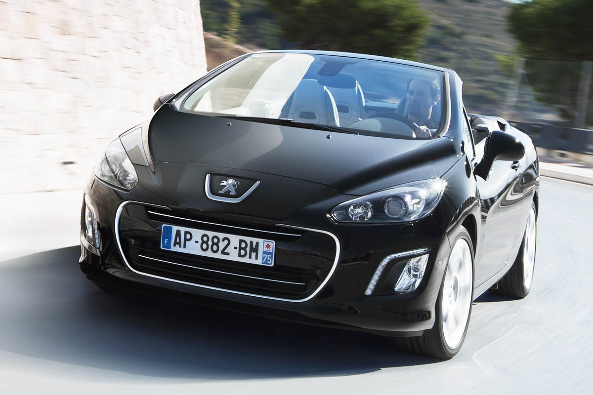 New Peugeot 308 hatchback revealed