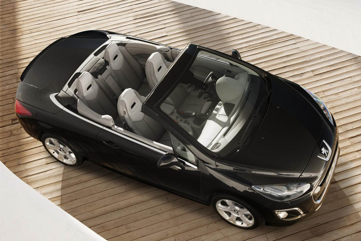 New Peugeot 308 hatchback revealed