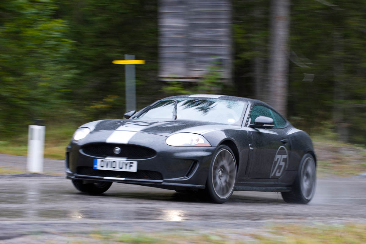 BMW M3 GTS group test video
