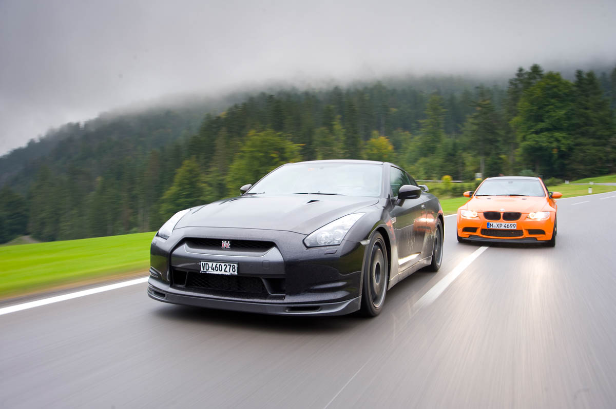 BMW M3 GTS group test video