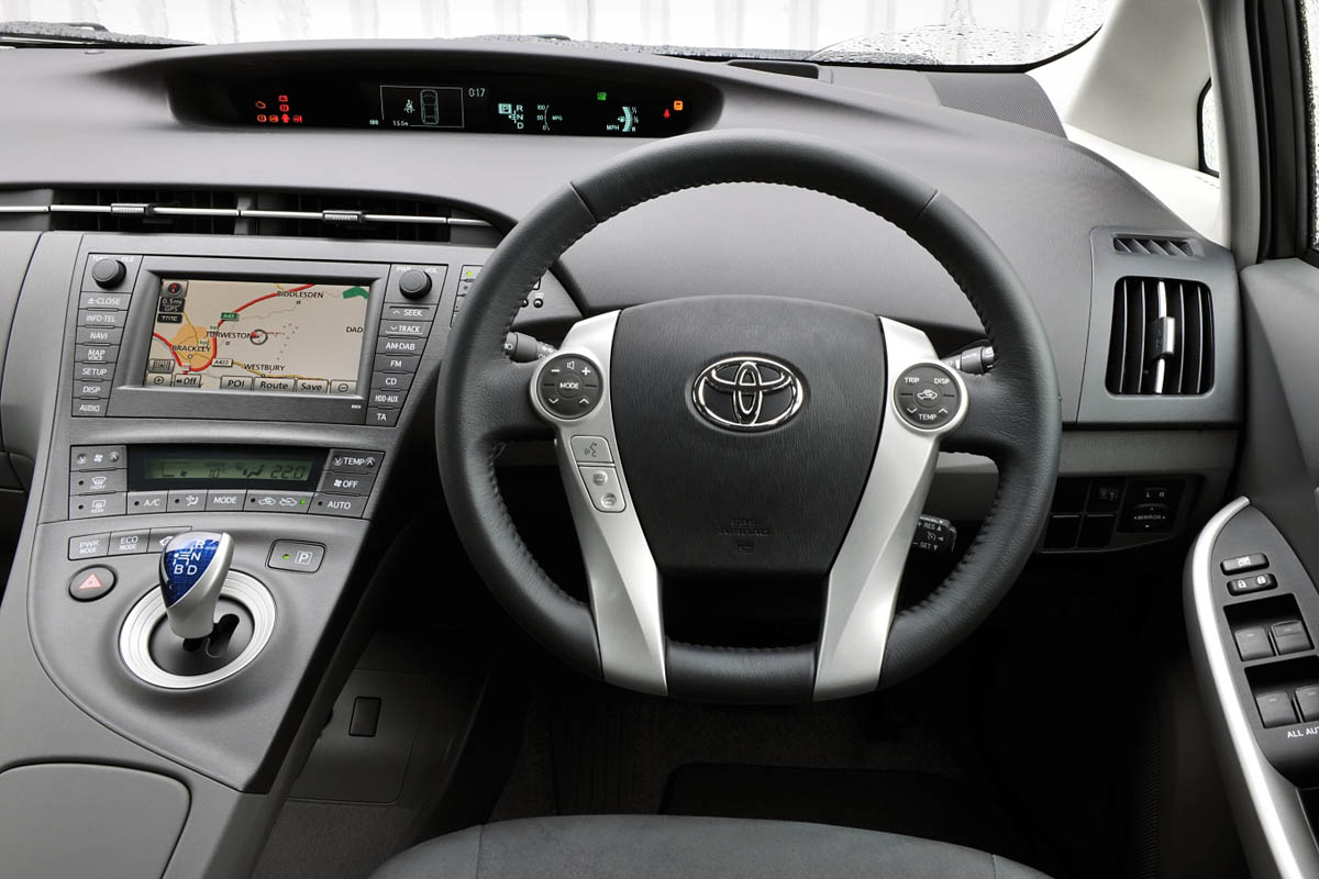 Toyota Prius T Spirit 1.8 auto review
