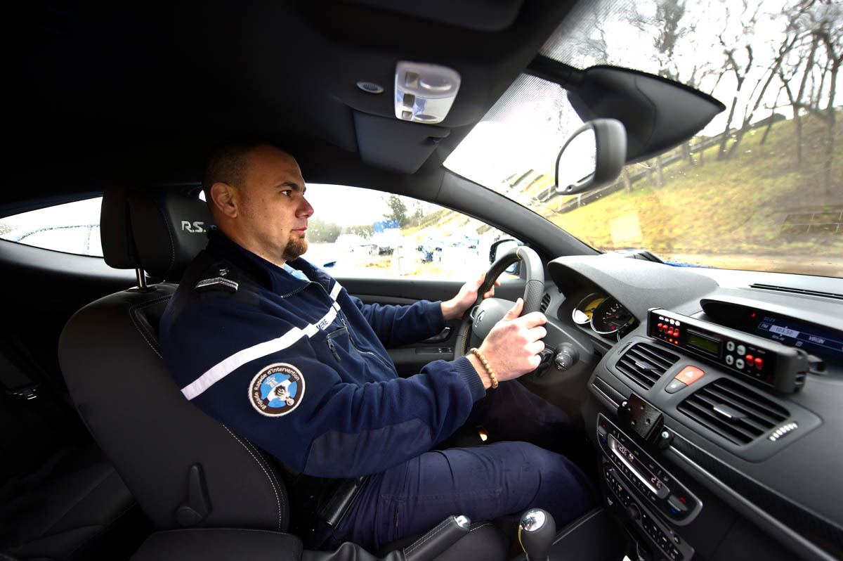 Police Renault Megane 250
