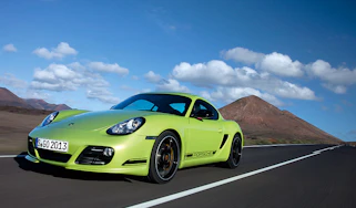 New Porsche Cayman R review