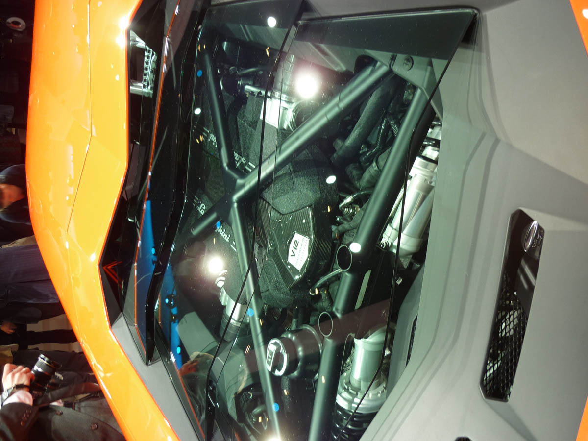 Geneva 2011: Lamborghini Aventador LP700-4