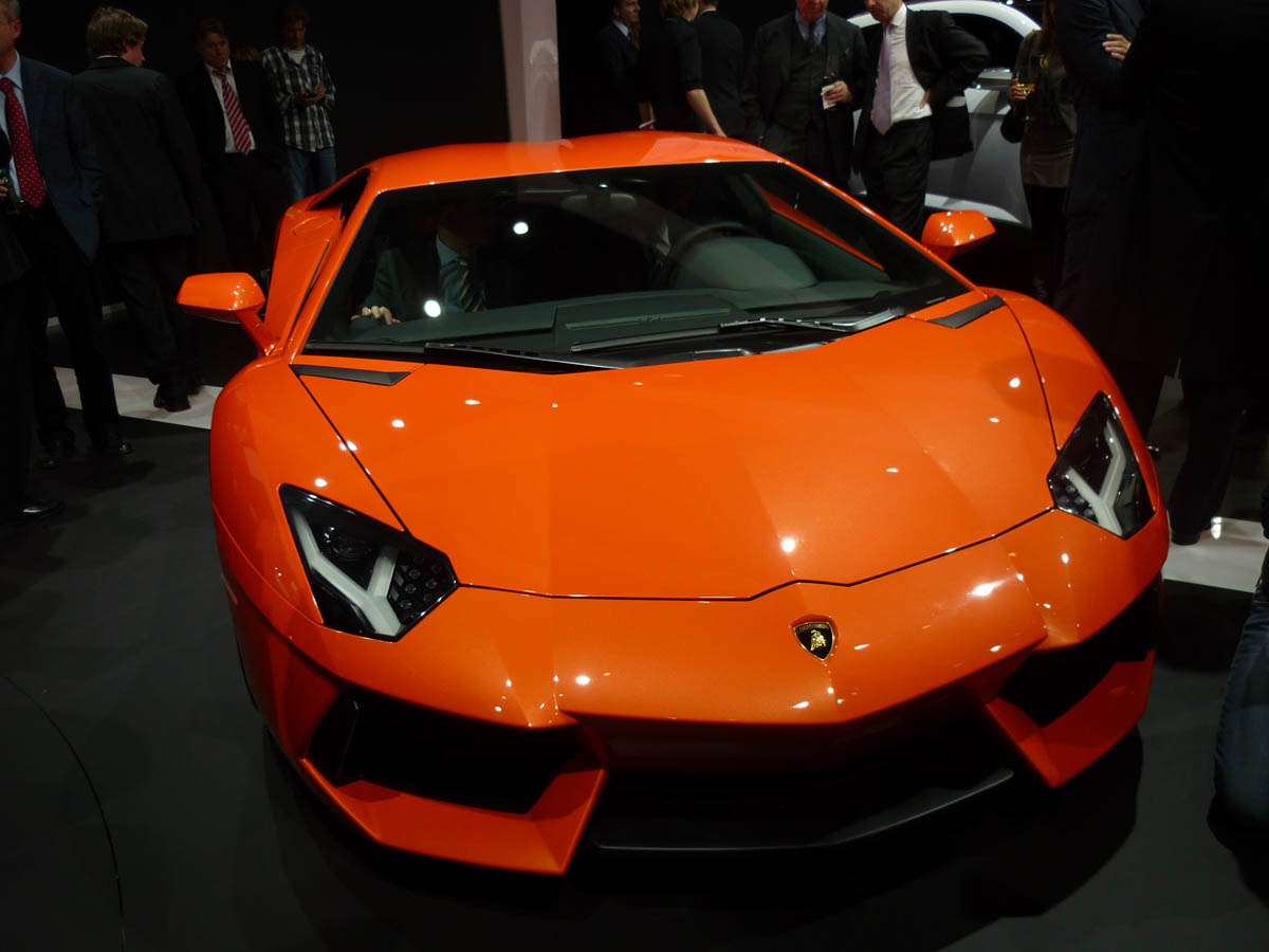Geneva 2011: Lamborghini Aventador LP700-4