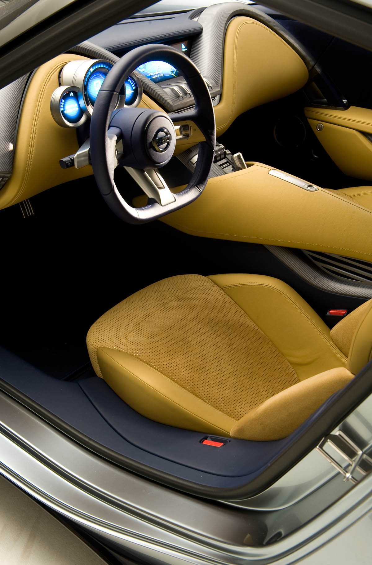 Nissan Esflow sports car